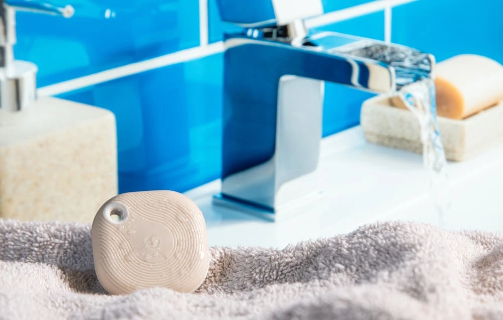 Shelly BLU Button Tough 1 Bluetooth valdomas veiksmo ir scenų aktyvavimo mygtukas - Mocha aprašymas - Prekės nuotrauka