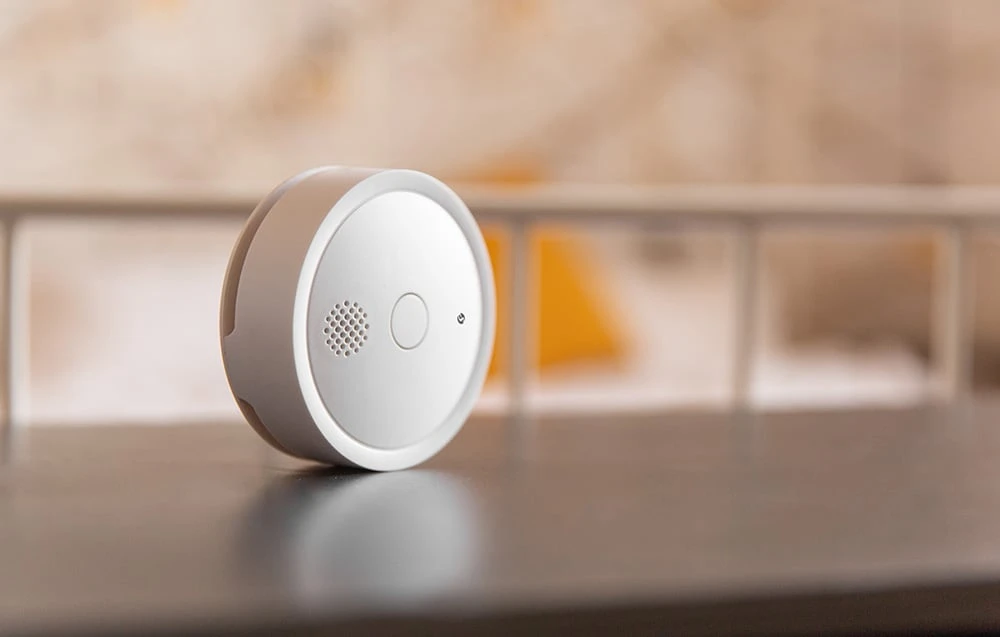 Shelly Plus Smoke Wifi dūmų sensorius / sirena aprašymas - Prekės nuotrauka