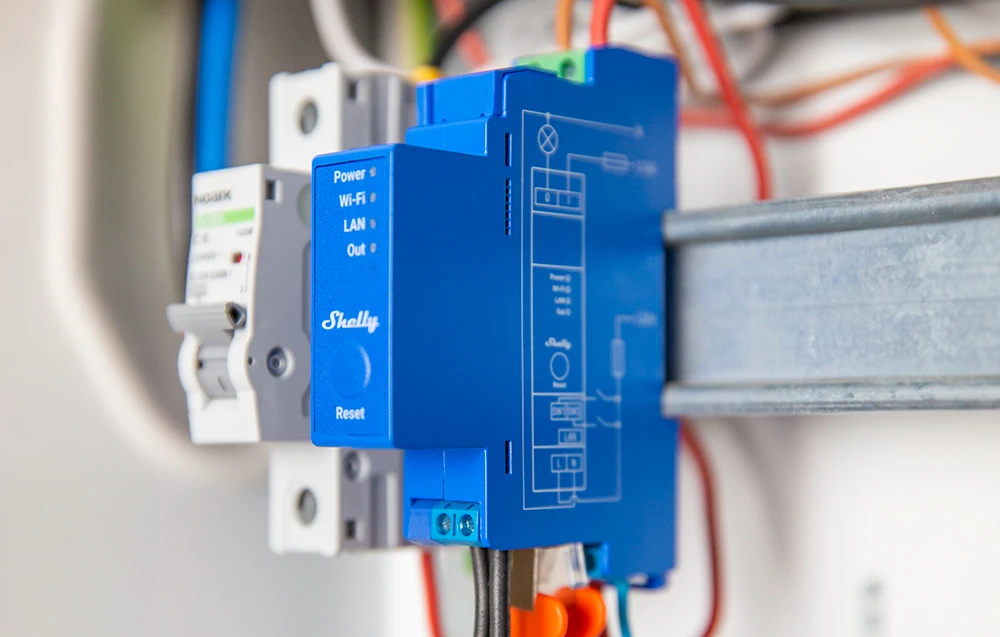 Shelly PRO 1 išmanioji 1 kanalo relė valdoma Wifi LAN ar Bluetooth montuojama ant DIN bėgelio aprašymas - Prekės nuotrauka