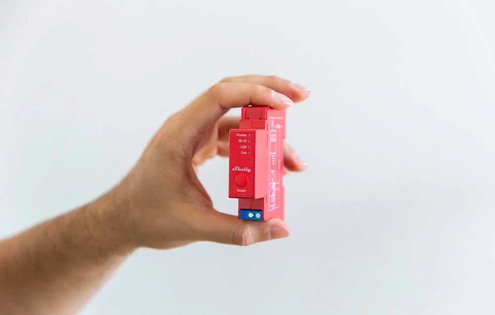 Shelly PRO 1PM išmanioji 1 kanalo relė valdoma Wifi LAN ar Bluetooth montuojama ant DIN bėgelio aprašymas - Prekės nuotrauka