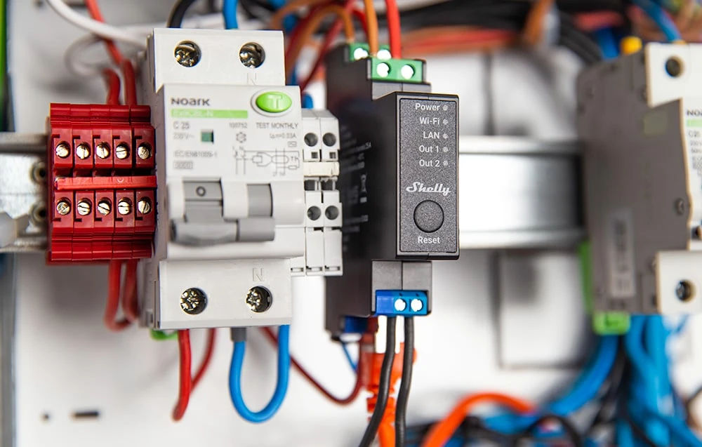 Shelly PRO 2PM išmanioji 2 kanalų relė su elektros sąnaudų matavimu valdoma Wifi LAN Bluetooth montuojama ant DIN bėgelio aprašymas - Prekės nuotrauka Shelly PRO 2PM išmanioji 2 kanalų relė su elektros sąnaudų matavimu valdoma Wifi LAN Bluetooth montuojama ant DIN bėgelio aprašymas - Prekės nuotrauka