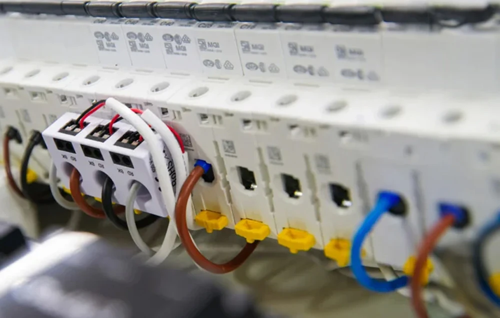 Shelly PRO 3EM-3CT63 elektros sąnaudų skaitiklis aprašymas - Prekės nuotrauka Shelly PRO 3EM-3CT63 elektros sąnaudų skaitiklis aprašymas - Prekės nuotrauka