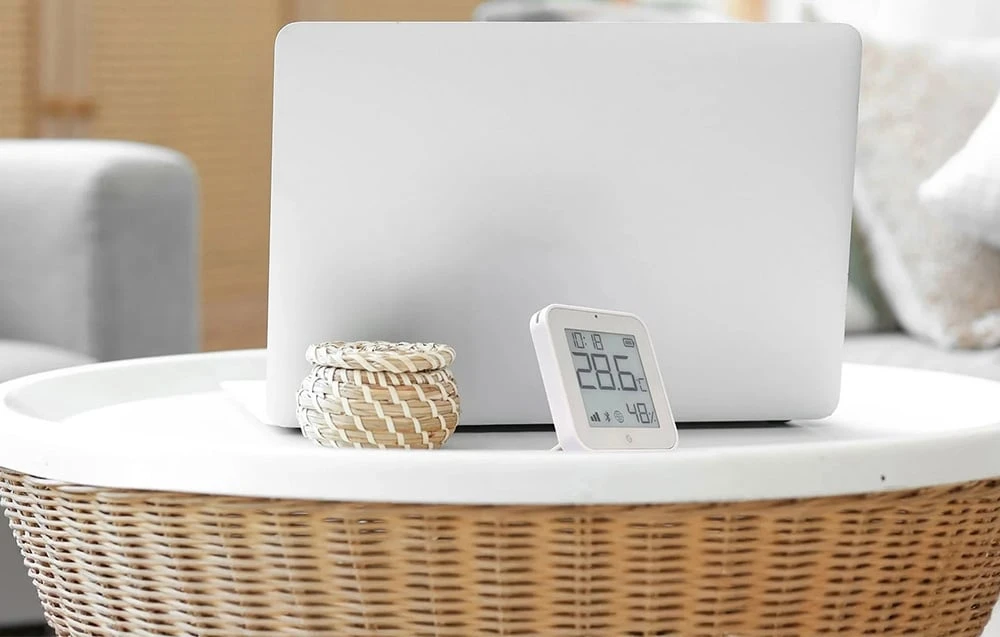 Shelly BLU H&T Ekranas ZB temperatūros, drėgmės, LUX sensorius, Bluetooth, Zigbee, Juodas aprašymas - Prekės nuotrauka