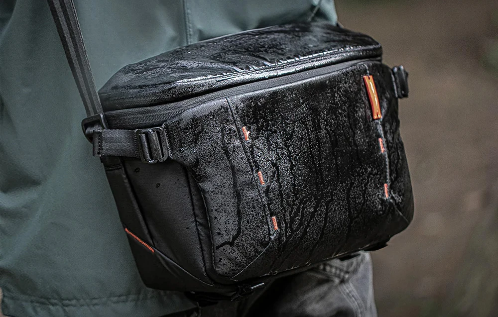 Pečių krepšys PGYTECH OneMo Sling 7L (tarpas juodas) aprašymas - Prekės nuotrauka