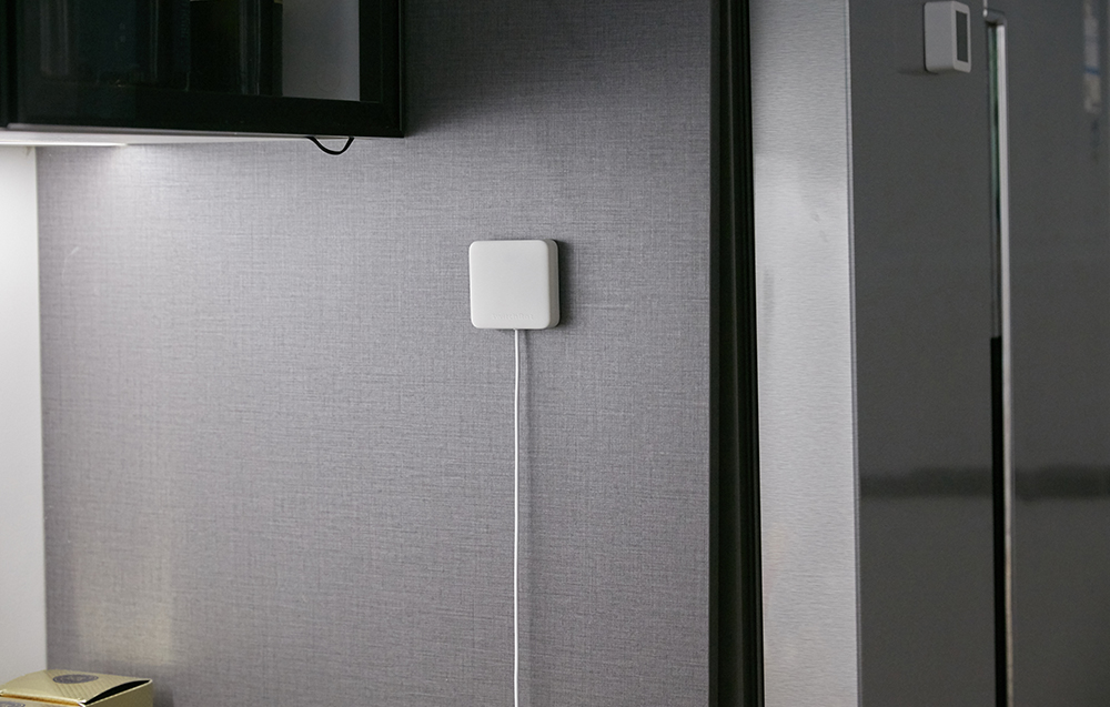 išmanusis nuotolinio valdymo pultas „Switchbot Hub Mini“