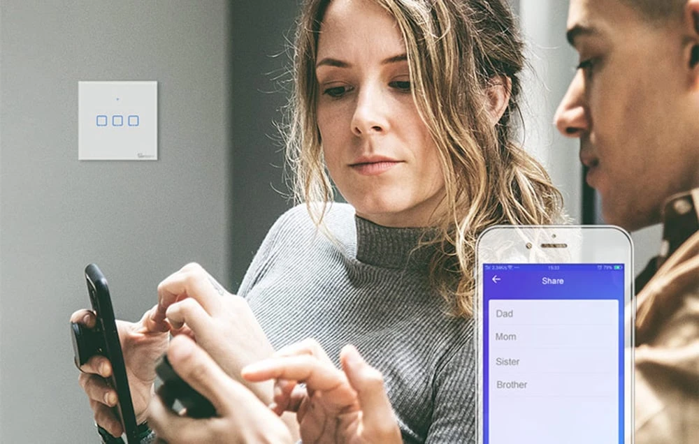 Smart Switch WiFi + RF 433 Sonoff T2 EU TX (3 kanalų) atnaujintas aprašymas - Prekės nuotrauka Smart Switch WiFi + RF 433 Sonoff T2 EU TX (3 kanalų) atnaujintas aprašymas - Prekės nuotrauka