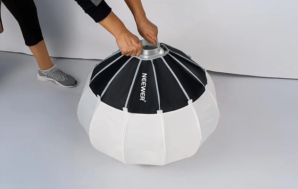 Neewer Softbox naujesnė 65 cm aprašymas - Prekės nuotrauka Neewer Softbox naujesnė 65 cm aprašymas - Prekės nuotrauka