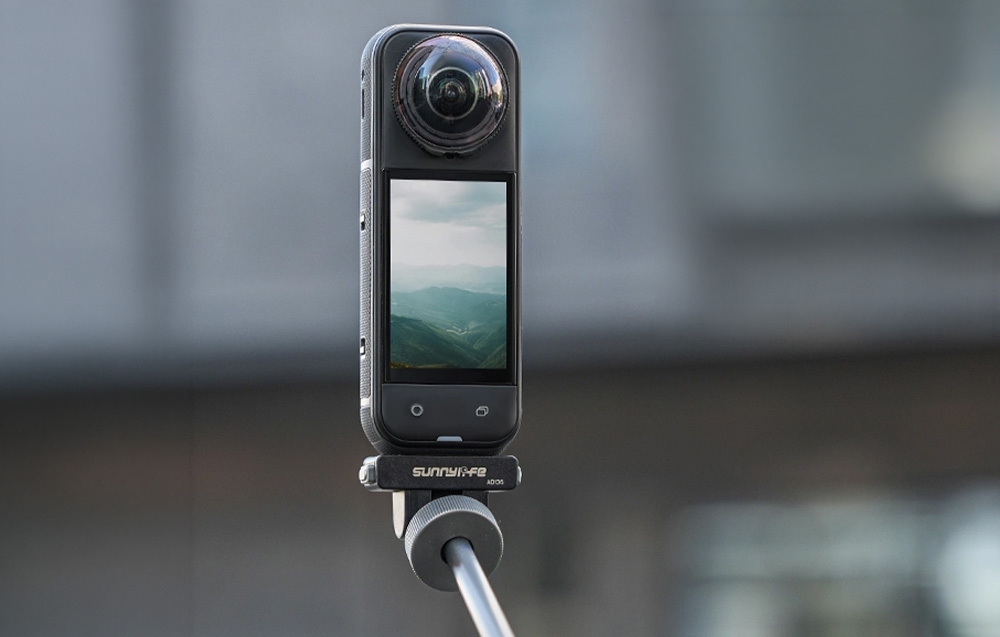 Sunnylife 1/4" Quick-Release Adapteris with 180° Rotation for Insta360 X4 Air / X5 / Ace Pro 2 / 1 / Ace aprašymas - Prekės nuotrauka