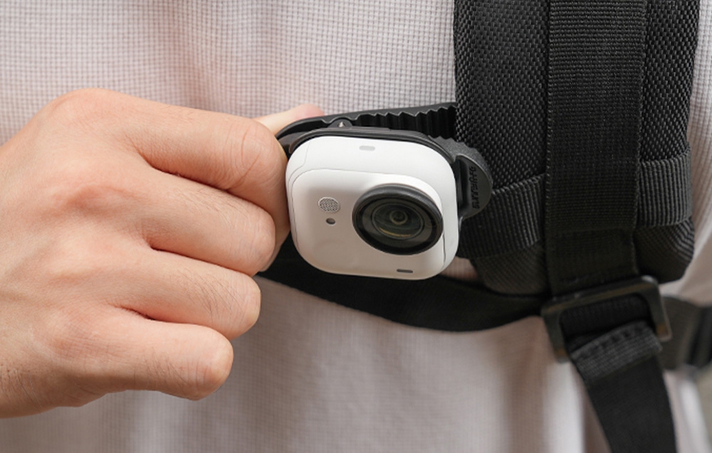 Sunnylife Magnetic Backpack Clip aprašymas - Prekės nuotrauka