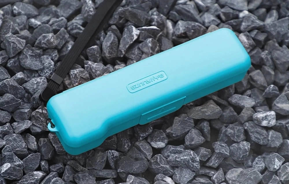 „Sunnylife“ apsauginis dėklas su dirželiu, skirtas „Osmo Pocket 3“ (mėlynas) aprašymas - Prekės nuotrauka „Sunnylife“ apsauginis dėklas su dirželiu, skirtas „Osmo Pocket 3“ (mėlynas) aprašymas - Prekės nuotrauka
