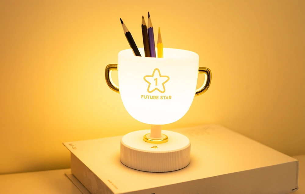 SuperFire W-006 Champion Light vaikiška naktinė lemputė aprašymas - Prekės nuotrauka SuperFire W-006 Champion Light vaikiška naktinė lemputė aprašymas - Prekės nuotrauka