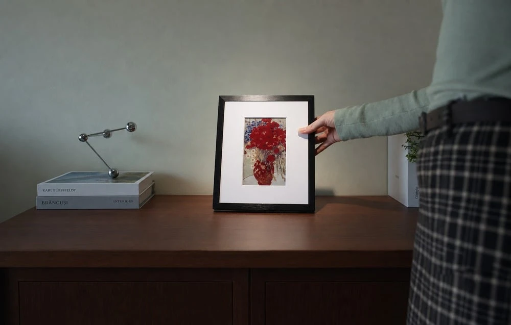SwitchBot AI Art Frame 13.3" Digital Photo Frame aprašymas - Prekės nuotrauka