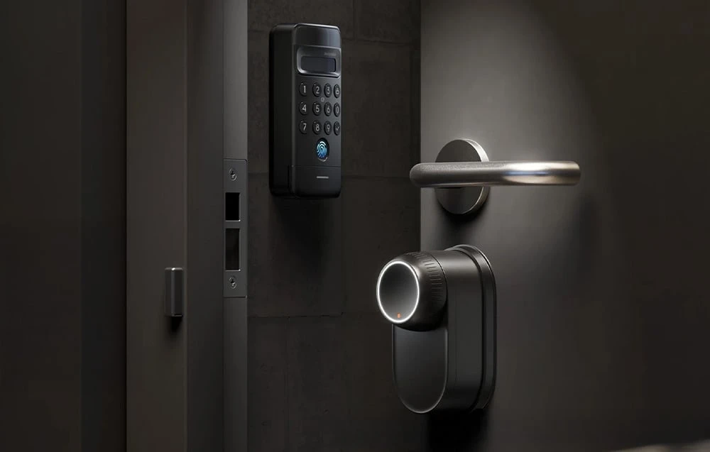 SwitchBot Ultra 3-in-1 smart lock with Hub Mini Matter control panel and Vision keypad aprašymas - Prekės nuotrauka