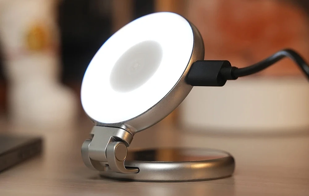 Telesin selfie light with magnetic phone holder aprašymas - Prekės nuotrauka