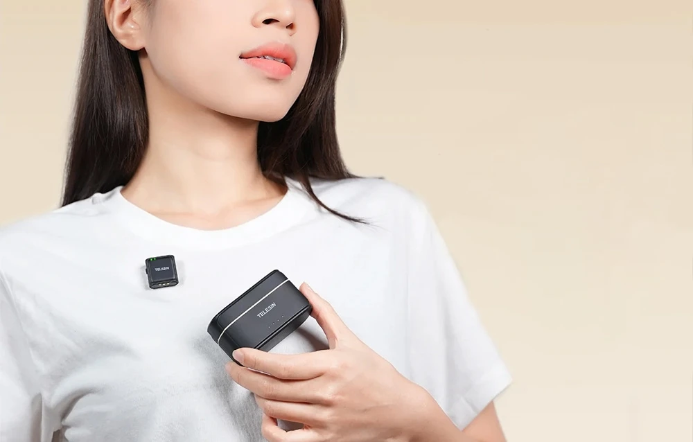TELESIN belaidis mikrofonas su kaklaraiščiu + išorinė baterija telefonams (USB-C) aprašymas - Prekės nuotrauka TELESIN belaidis mikrofonas su kaklaraiščiu + išorinė baterija telefonams (USB-C) aprašymas - Prekės nuotrauka