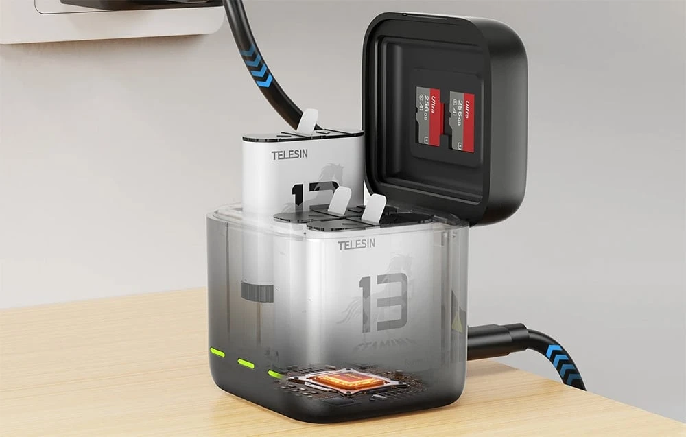 Three-channel battery charger for GoPro Hero 13 Juodas Telesin (S0-BCG-10-TGP) aprašymas - Prekės nuotrauka