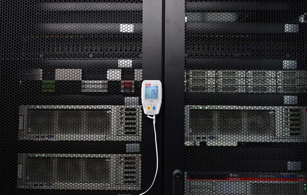 Temperatūros ir drėgmės duomenų kaupiklis, -40 ~ 85C, 0%~100% RH, 64000 taškų, IP54, Bluetooth, UNI-T aprašymas - Prekės nuotrauka