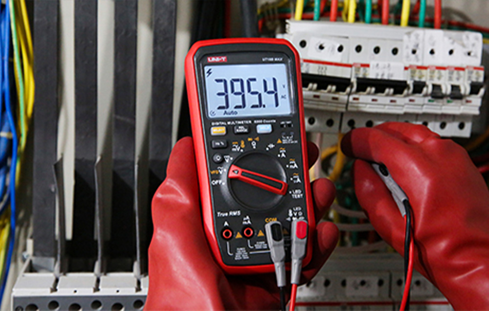 Skaitmeninis multimetras, TRMS, CATIII 600V, 600.0mV-1000V AC/DC, VFD, 600.0µA-10A AC/DC, 60.00MOm, 6000µF, 10MHz, -55C~500C, 6000, UNI-T aprašymas - Prekės nuotrauka Skaitmeninis multimetras, TRMS, CATIII 600V, 600.0mV-1000V AC/DC, VFD, 600.0µA-10A AC/DC, 60.00MOm, 6000µF, 10MHz, -55C~500C, 6000, UNI-T aprašymas - Prekės nuotrauka