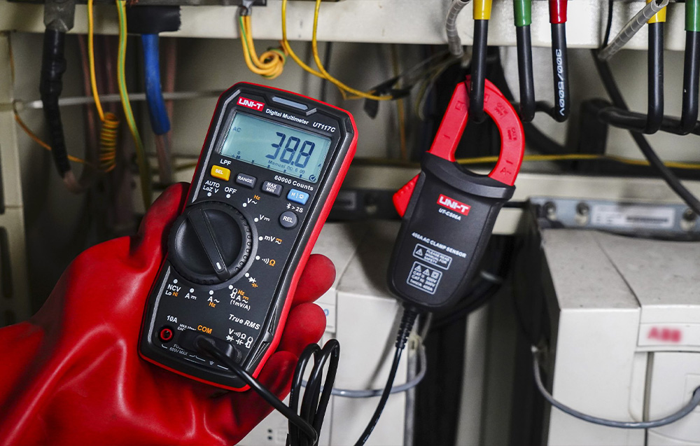 Didelio tikslumo skaitmeninis multimetras AC/DC 600V; AC/DC 10A; 50kHz; 40MΩ; 1000uF; LoZ; LPF; NCV; 60000; True RMS; BT, UNI-T aprašymas - Prekės nuotrauka Didelio tikslumo skaitmeninis multimetras AC/DC 600V; AC/DC 10A; 50kHz; 40MΩ; 1000uF; LoZ; LPF; NCV; 60000; True RMS; BT, UNI-T aprašymas - Prekės nuotrauka