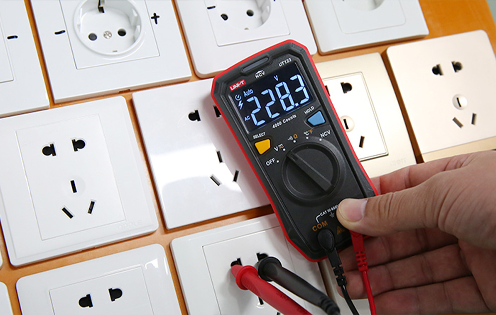 Skaitmeninis multimetras, CAT III 600V, NCV, 600V AC/DC, 20MOm, -40~300C, 4000, UNI-T aprašymas - Prekės nuotrauka