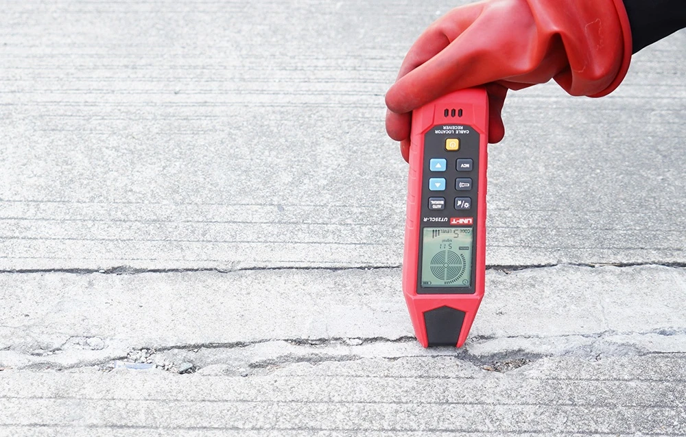 Uni-t Kabelių ieškilis, AC/DC 8~480V, įtampos aptikimo gyllis iki 0.4m, NCV voltage range: 80V ~ 1000V aprašymas - Prekės nuotrauka