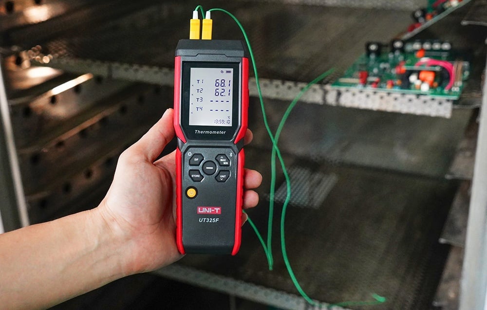 Skaitmeninis termometras su duomenų kaupimu, 4 kanalai, 72K taškų, -200.0°C~1372°C, USB-C, Bluetooth, UNI-T aprašymas - Prekės nuotrauka
