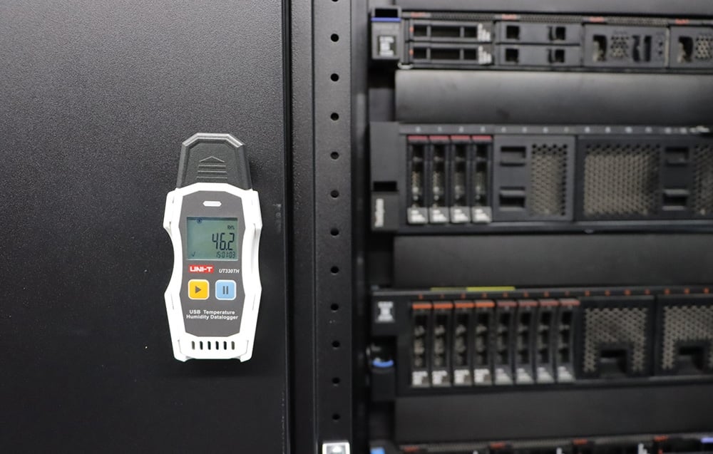 USB temperatūros ir drėgmės kaupiklis -30~70C; 0~99.9%RH; iki 64000 taškų; UNI-T aprašymas - Prekės nuotrauka USB temperatūros ir drėgmės kaupiklis -30~70C; 0~99.9%RH; iki 64000 taškų; UNI-T aprašymas - Prekės nuotrauka