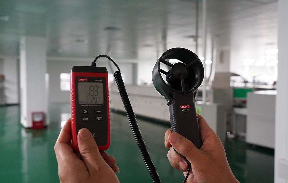 Anemometras su temperatūros indikacija 0.4~30m/s, -10~50℃ UNI-T aprašymas - Prekės nuotrauka