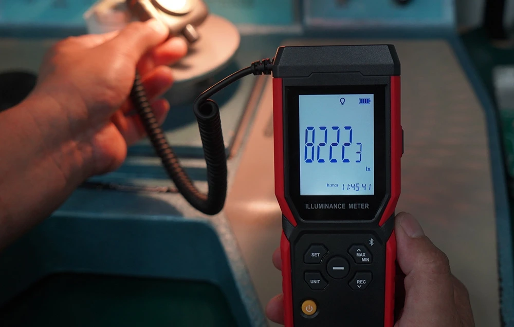 UNI-T UT381A lux meter aprašymas - Prekės nuotrauka UNI-T UT381A lux meter aprašymas - Prekės nuotrauka