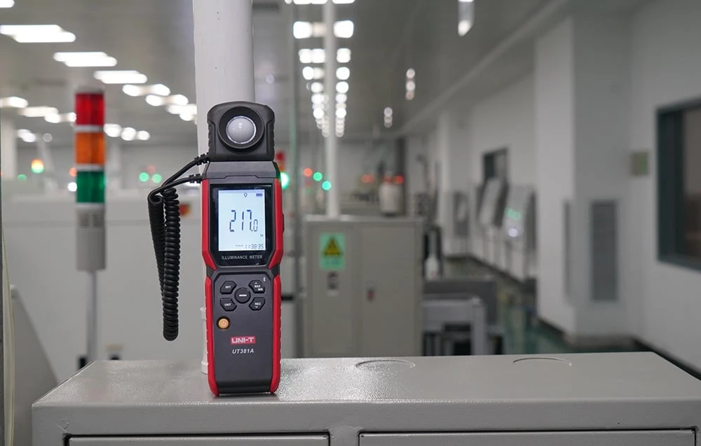 UNI-T UT381A lux meter aprašymas - Prekės nuotrauka UNI-T UT381A lux meter aprašymas - Prekės nuotrauka