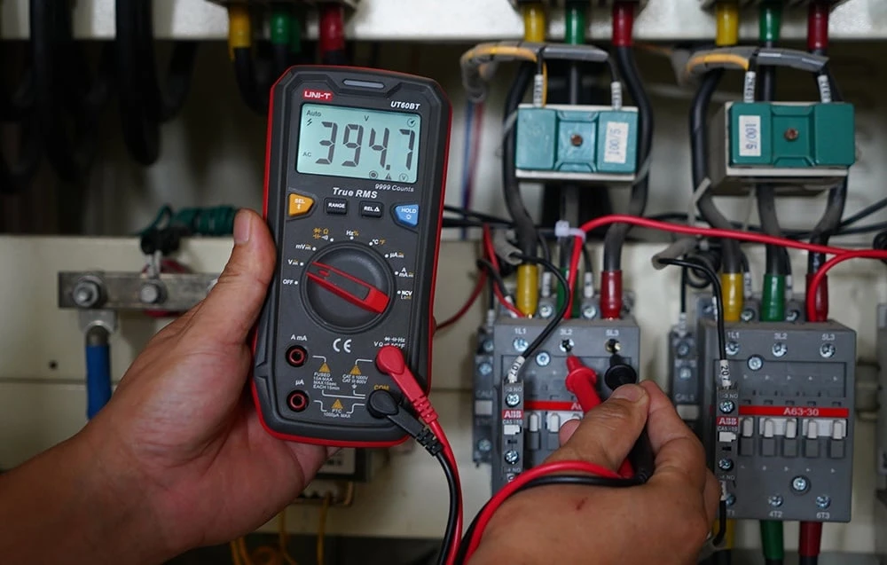 Skaitmeninis multimetras DC/AC1000V; DC/AC 10A; 100MΩ; 10mF; 10MHz; -40-1000C; Bluetooth, UNI-T aprašymas - Prekės nuotrauka Skaitmeninis multimetras DC/AC1000V; DC/AC 10A; 100MΩ; 10mF; 10MHz; -40-1000C; Bluetooth, UNI-T aprašymas - Prekės nuotrauka