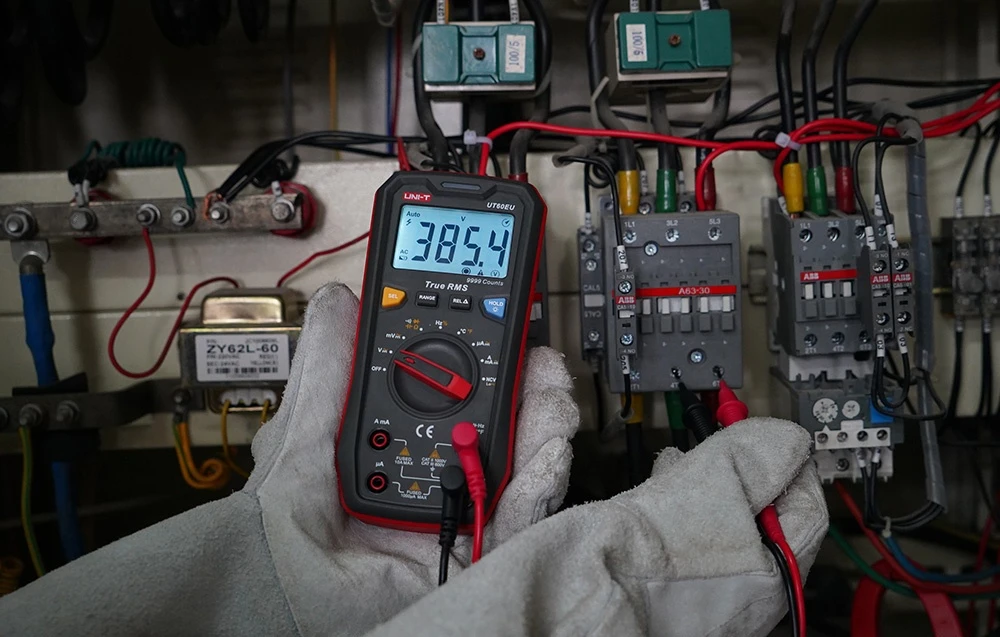 Uni-t Skaitmeninis multimetras UT60EU, CAT II 1000V/CAT III 600V, TRMS aprašymas - Prekės nuotrauka Uni-t Skaitmeninis multimetras UT60EU, CAT II 1000V/CAT III 600V, TRMS aprašymas - Prekės nuotrauka