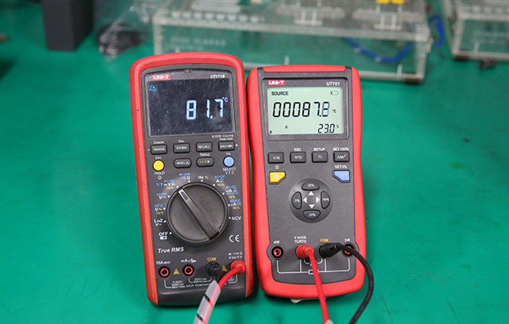 Uni-T UT701 Process Calibrator aprašymas - Prekės nuotrauka