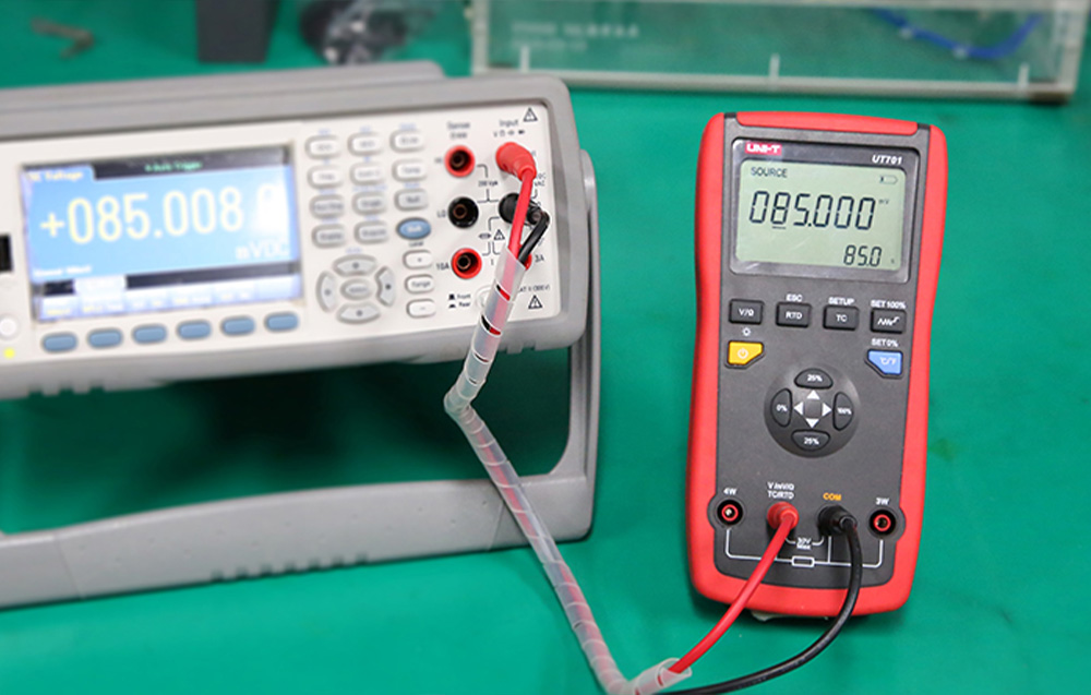 Uni-T UT701 Process Calibrator aprašymas - Prekės nuotrauka