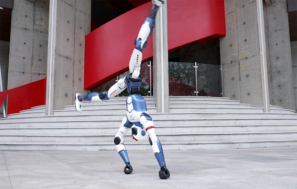 Robot humanoidalny UNITREE R1 Basic - Crismon Hero aprašymas - Prekės nuotrauka