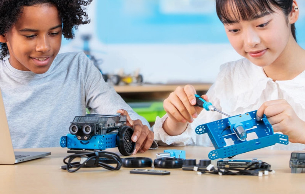 Xtool Konstruktorius edukacinis robotas mBot2 mėlynas Makeblock aprašymas - Prekės nuotrauka