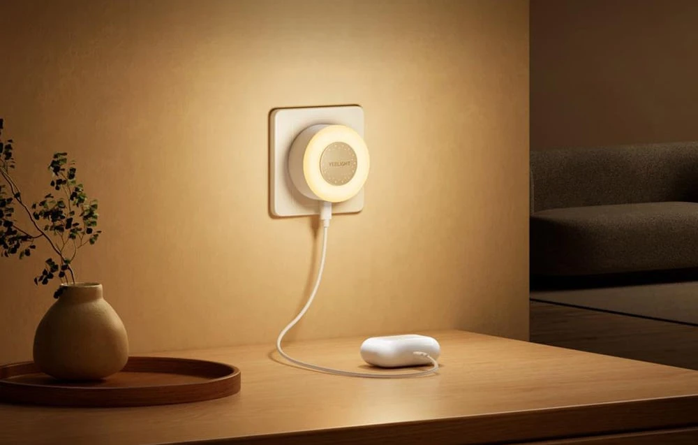 „Yeelight Jelly 4 Plus“ prieblandos jutiklio naktinė lemputė su USB C lizdu aprašymas - Prekės nuotrauka „Yeelight Jelly 4 Plus“ prieblandos jutiklio naktinė lemputė su USB C lizdu aprašymas - Prekės nuotrauka