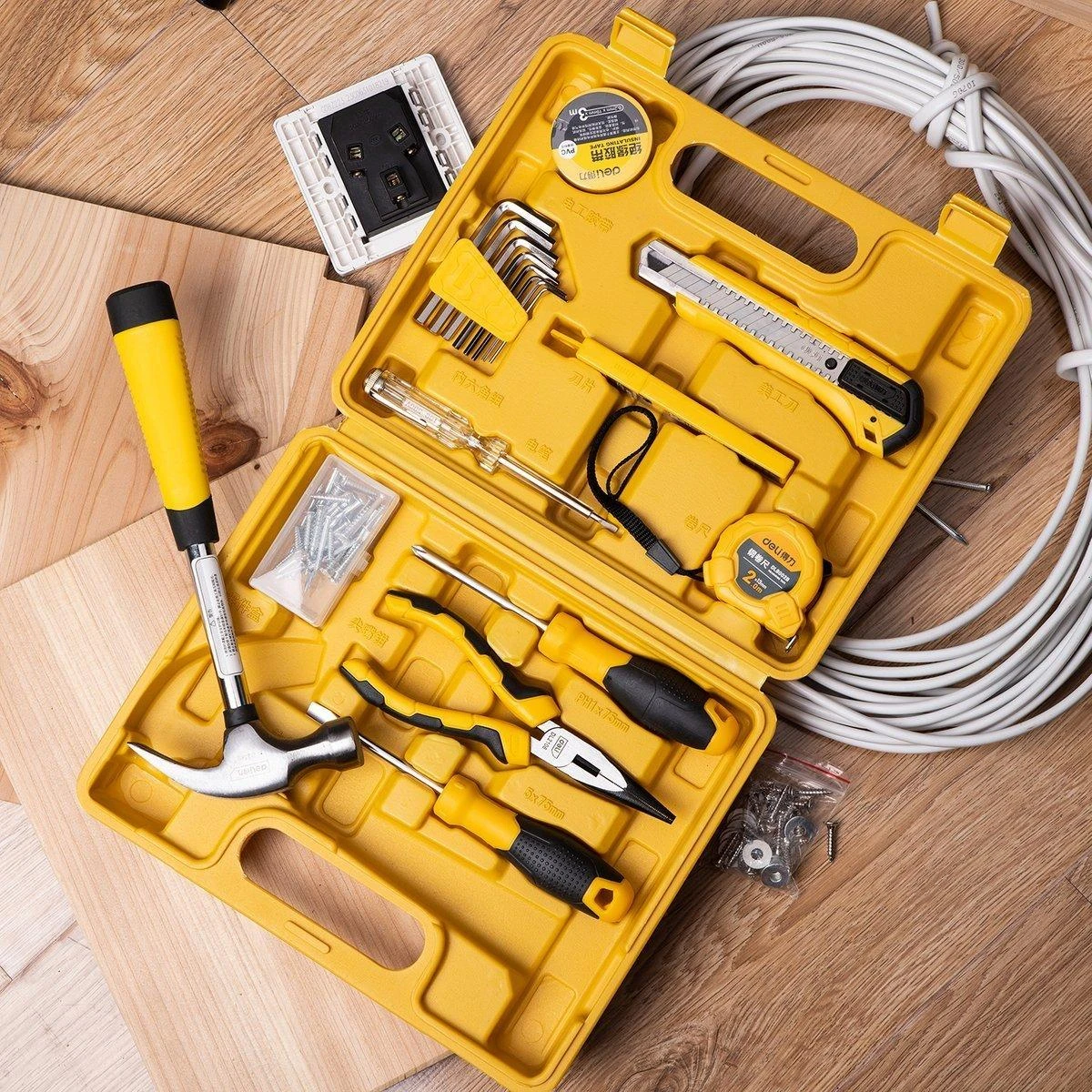 Profesionalus įrankių rinkinys Deli Tools EDL1018J - 18 vnt