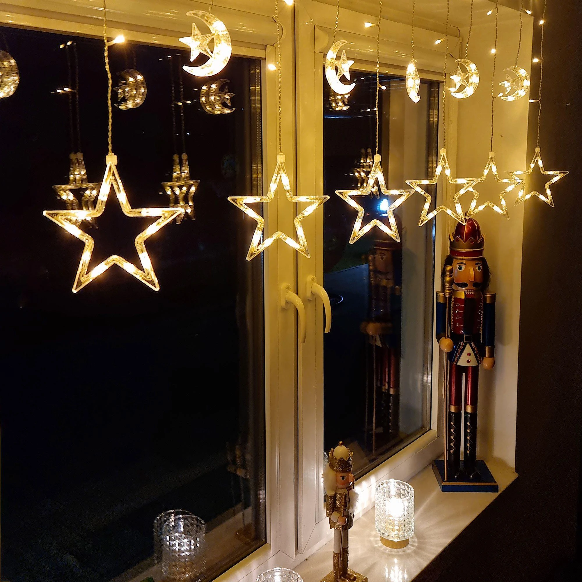 Šviesos diodų užuolaida Springos 138 LED žvaigždės
