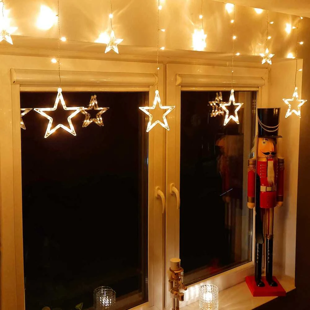 Springos Žvaigždžių užuolaida 4,2 m 138 LED