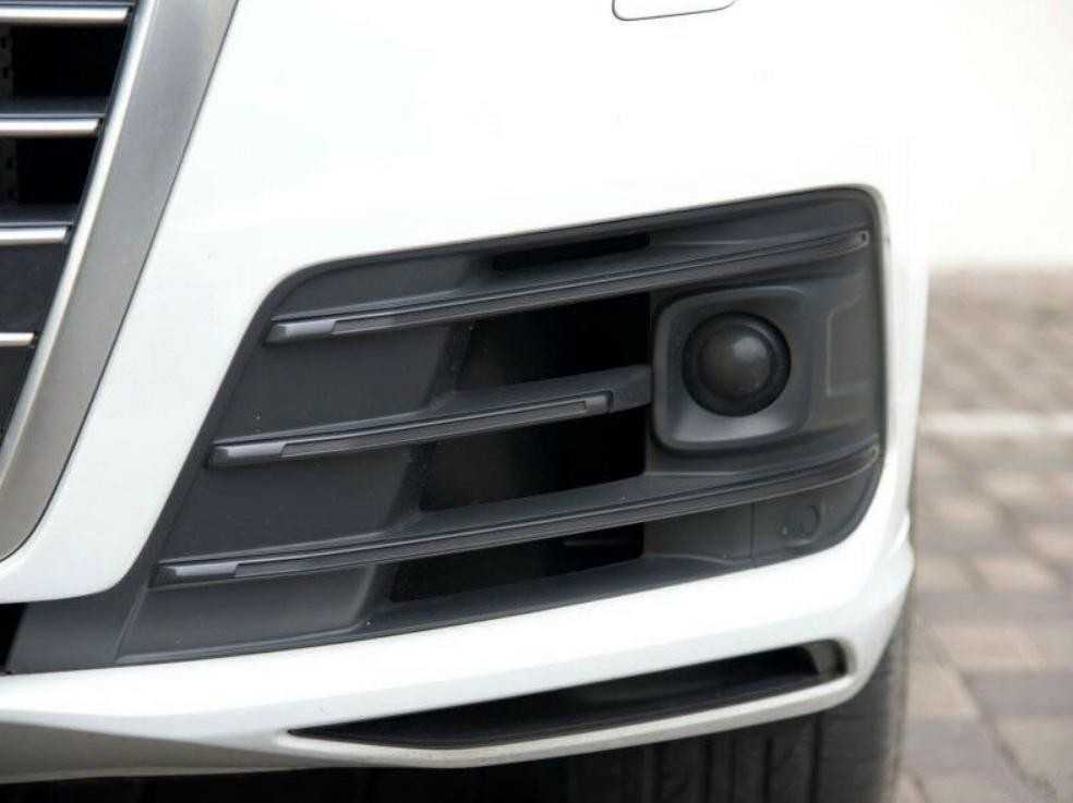 Audi Q7 4M 2016 Oro Kreipiamosios Grotelės Antracito Tamsiai Chromuotos VAG Originalus 4M0807681EGXE