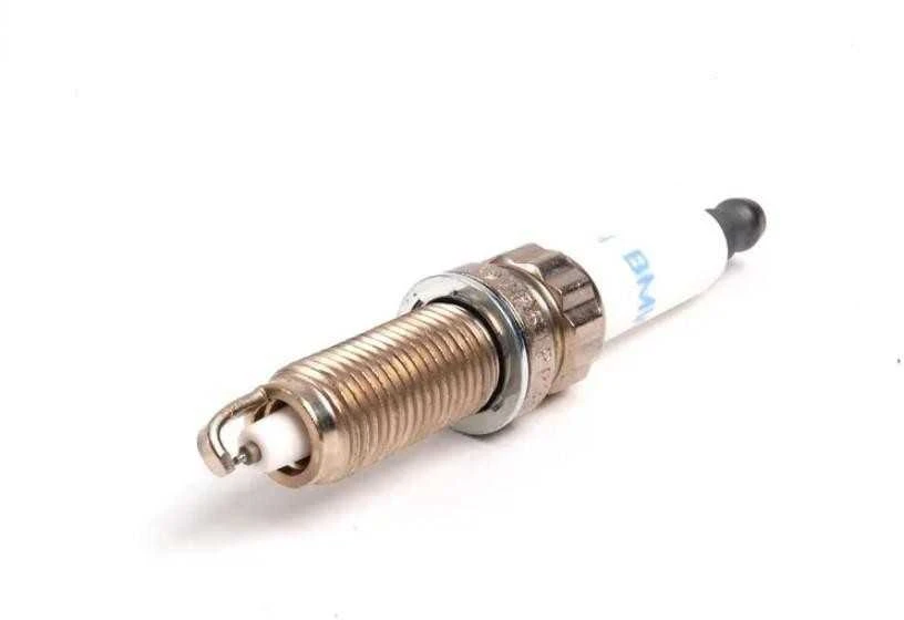 Aukstos Galios Žvakės BMW E88 E82 F20 F30 12120037582 Originalus