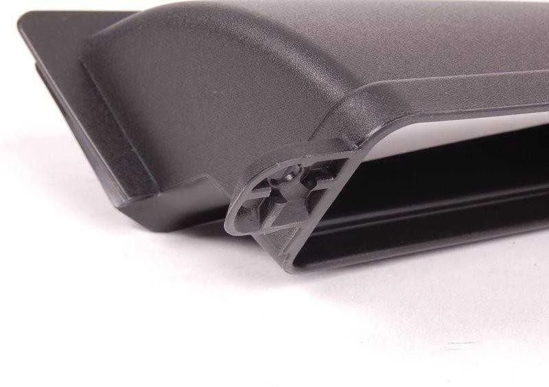 BMW 1 SERIES variklio oro įsiurbimo dešinysis ortakis 13717547591Pradinis