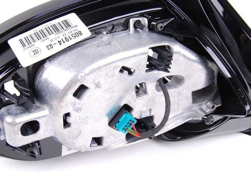 BMW 1 serijos e82 e88 e81 M stiliaus dešinės pusės išorinis veidrodėlis 51168051914 originalus