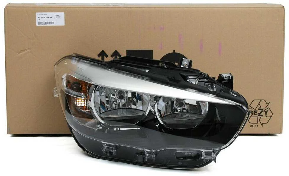 BMW 1 serijos F20 F21 halogeninis priekinis dešinysis žibintas 63117358392 originalus