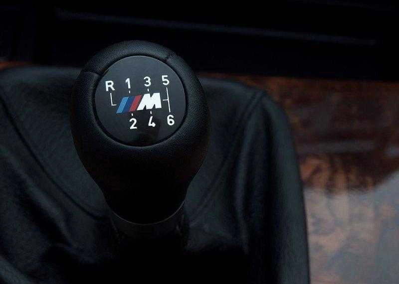 BMW 3 5 6 serijos E46 E60 E61 E63 M Sport 6 pavarų perjungimo pavarų dėžės odinė rankenėlė originali 25117896886