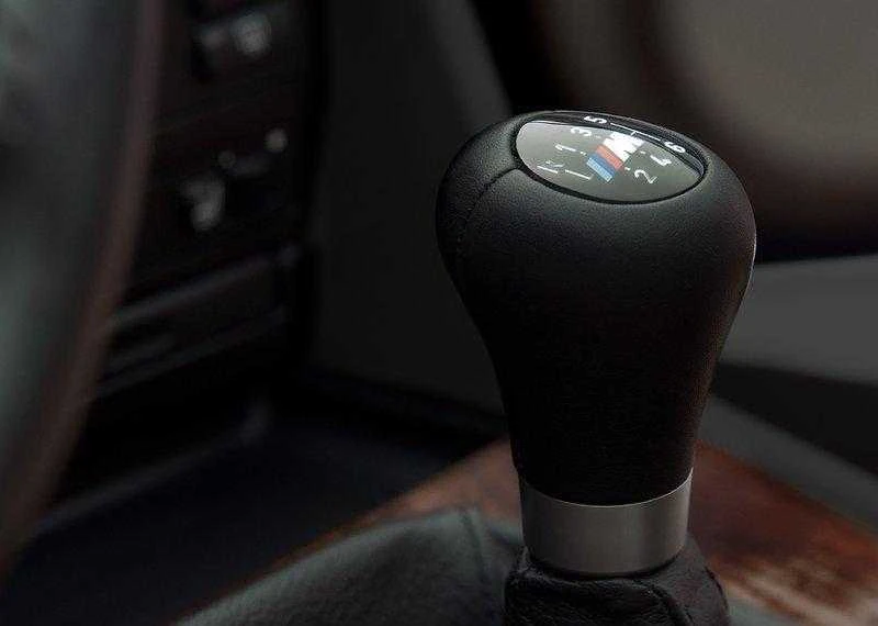 BMW 3 5 6 serijos E46 E60 E61 E63 M Sport 6 pavarų perjungimo pavarų dėžės odinė rankenėlė originali 25117896886