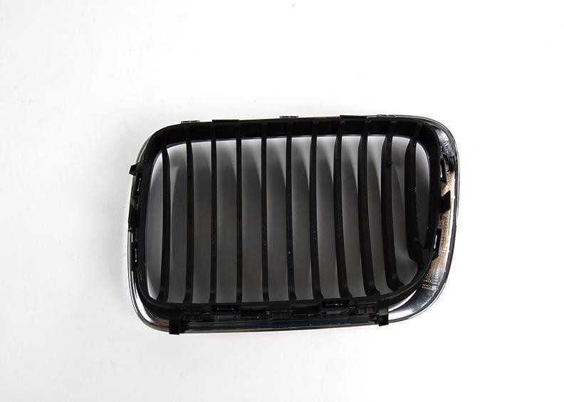 BMW 3 E36 Dešinės Pusės Grilė Originalus 51138195152