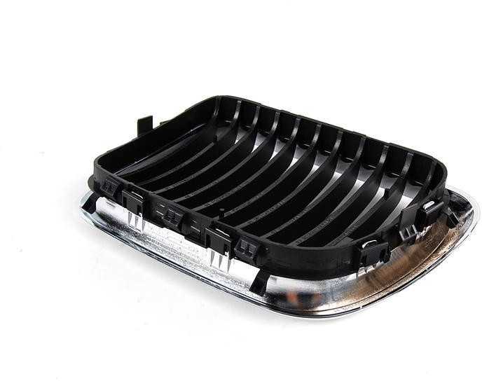 BMW 3 E36 Dešinės Pusės Grilė Originalus 51138195152