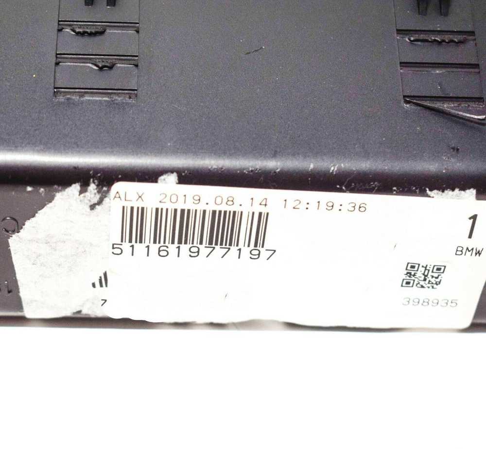 BMW 3 E36 Saugojimo skyriaus įdėklas 51161977197 1977197 NAUJAS ORIGINALUS